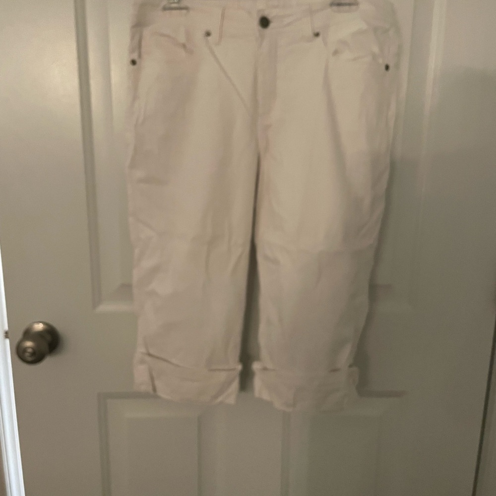 White Cropped Pants